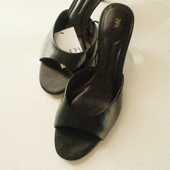 ZARA Patent Leather Sandals — Black — Size 41 — BRAND NEW - Picture 2 of 7